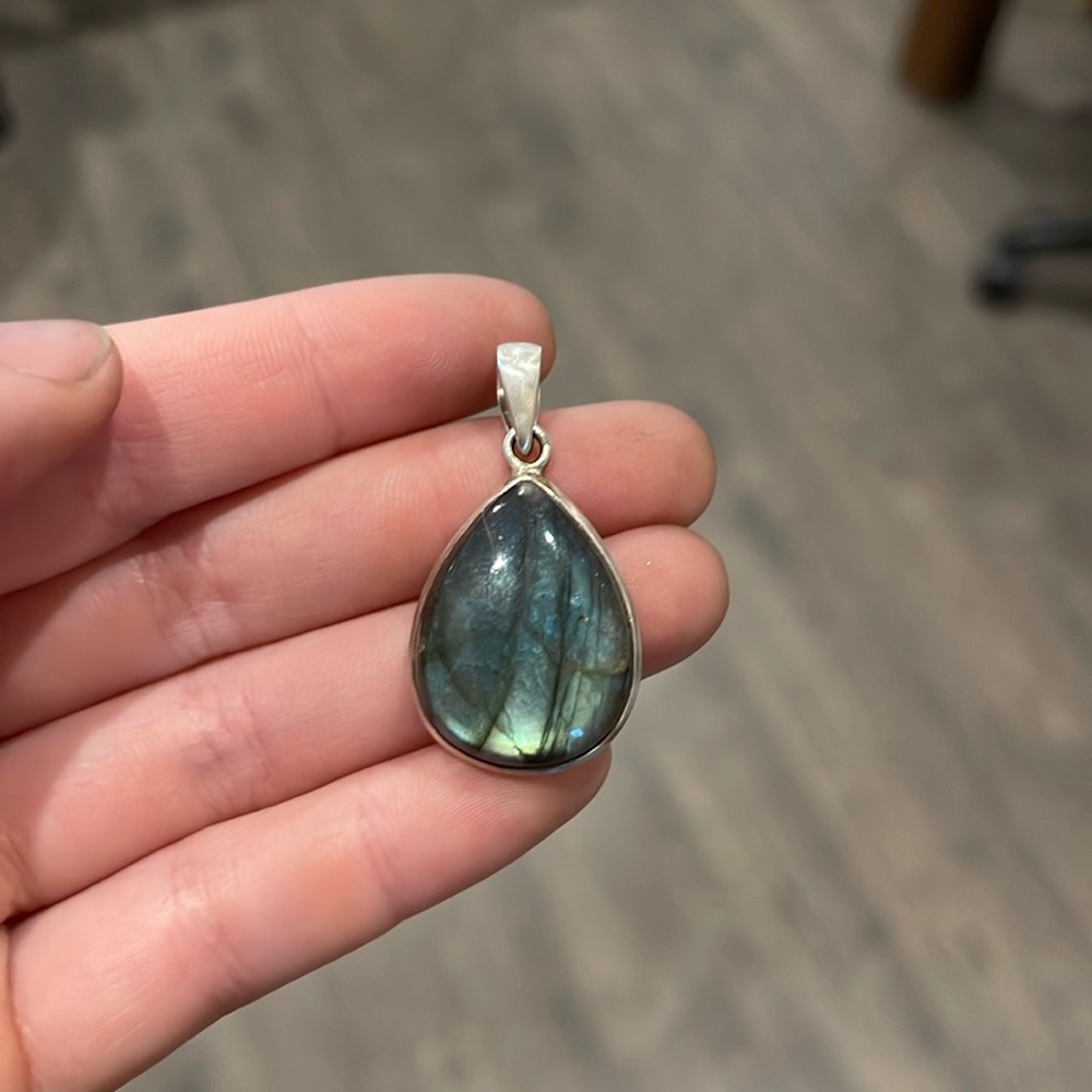 Sterling Silver Labradorite Pendant